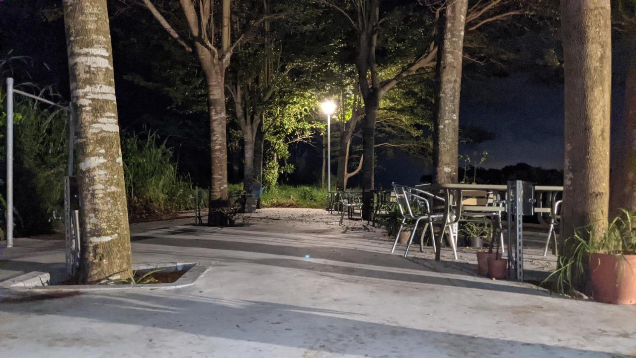 鐵騎休息棧 Casa de hóspedes Fangliao Exterior foto